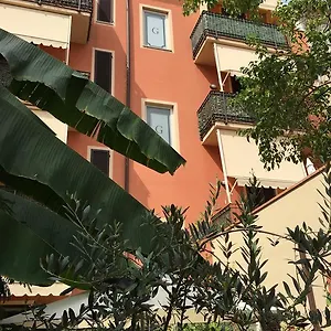 https://residence-gloria.it-tuscanyhotel.com